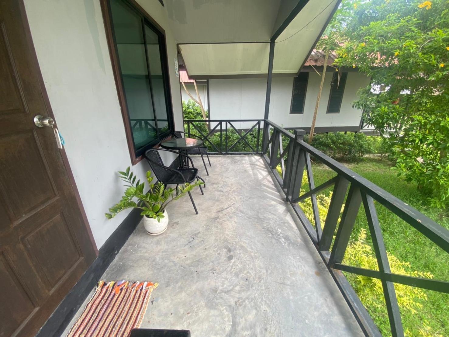 Phangan Chalet Bungalow & House Ban Chalok Lam Esterno foto